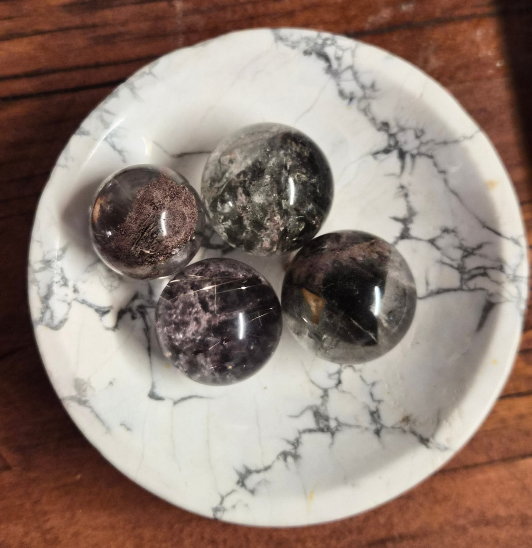 Natural Garden Quartz mini-spheres —18-30mm